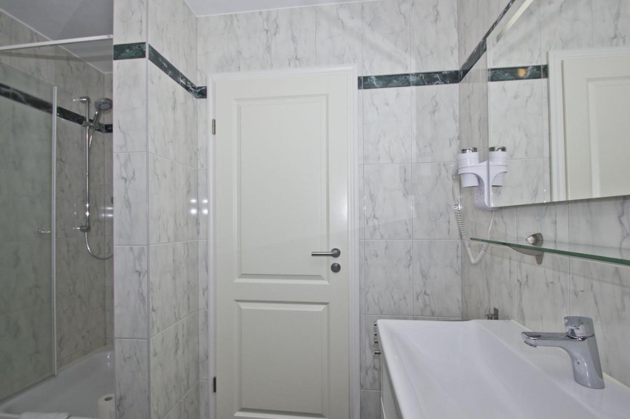 גוהרן Mit Meerblick Und Balkon, Gratis Nutzung Vom Ahoi Erlebnisbad Und Sauna In Sellin - Meeresblick Fewo 33 מראה חיצוני תמונה